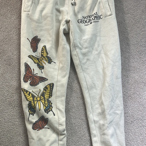 National Geographic Sweeatpants - Picture 2 of 3